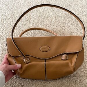 Elegant Tan Leather Handbag